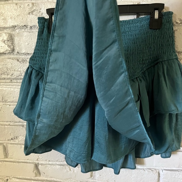 🍒 NWOT 🍒 SKORT ONLY smocked high waist and ruffle detail - teal - Picture 6 of 6